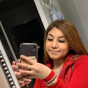 Meet your Posher, Kimberly